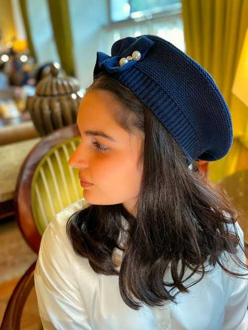 SIMPLE NAVY BERET WITH PEARL